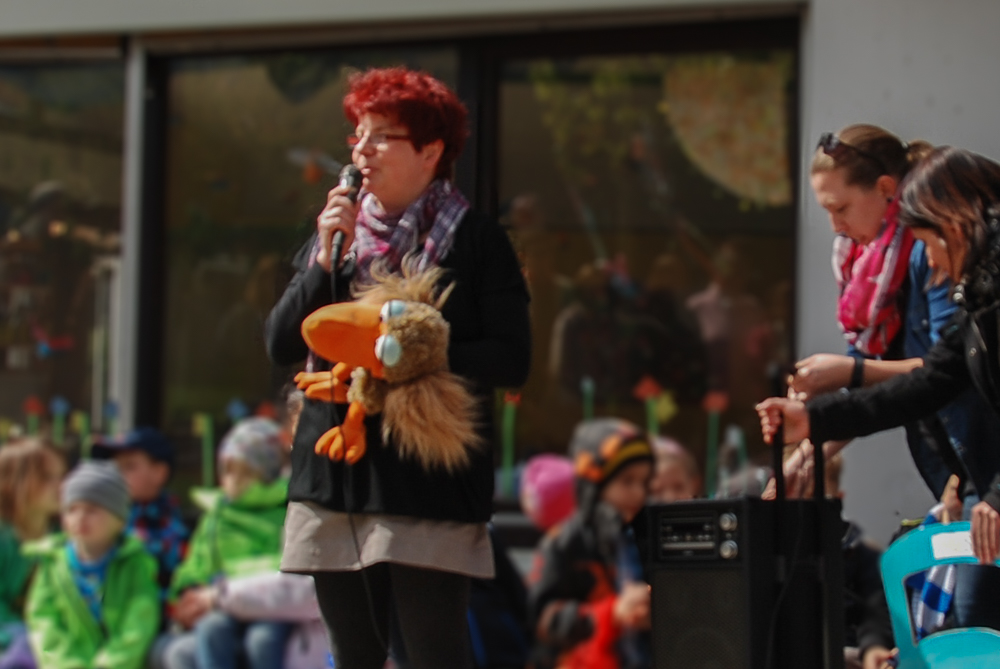 Violino und Beatrix beim Maifest der Kita